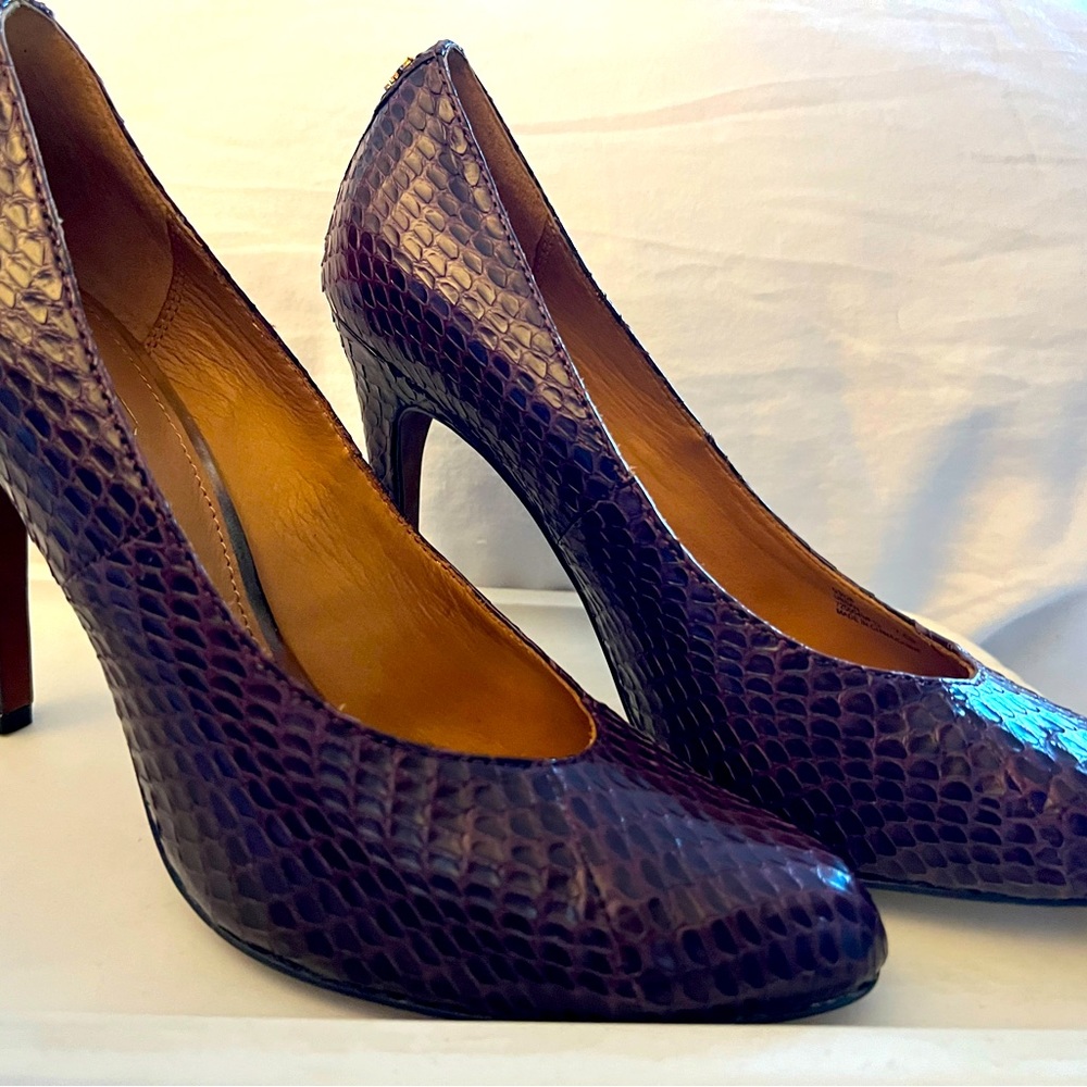 Gorgeous Coach 7.5 Snake skin heels